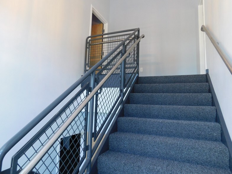 More Photos Of 271 Derry Rd, Litchfield Medical For Sale