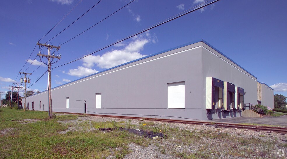 More Photos Of 31 Suffolk Rd, Mansfield Warehouse For Lease