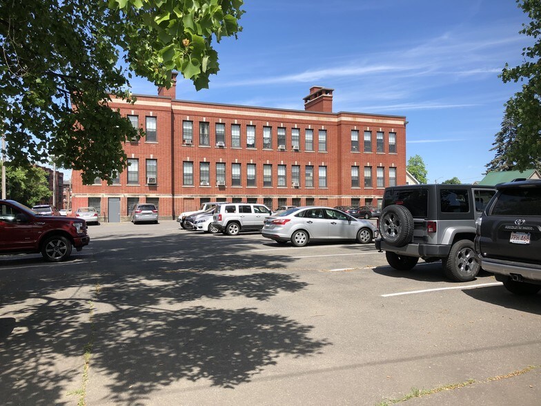 More Photos Of 70 N Summer St, Holyoke Schools For Sale