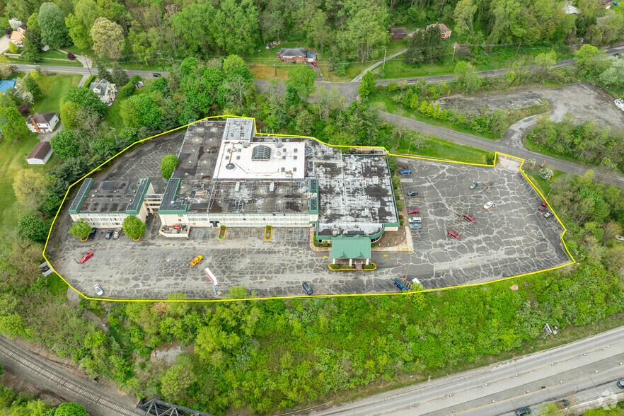 More Photos Of 7195 Eastwood Dr, Beaver Falls Hotel For Sale