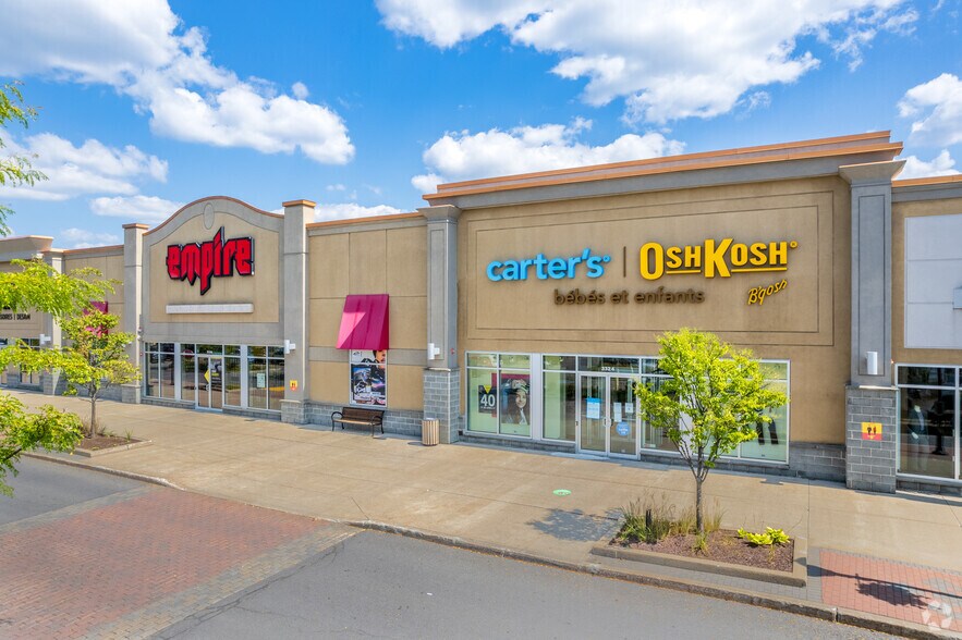 More Photos Of 2800-2860 Prom Saint-Honoré, Boisbriand Unknown For Lease