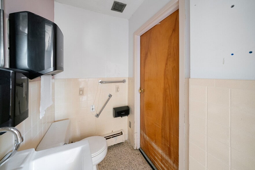 More Photos Of 1123 Rockdale Ave, New Bedford Rehabilitation Center For Sale