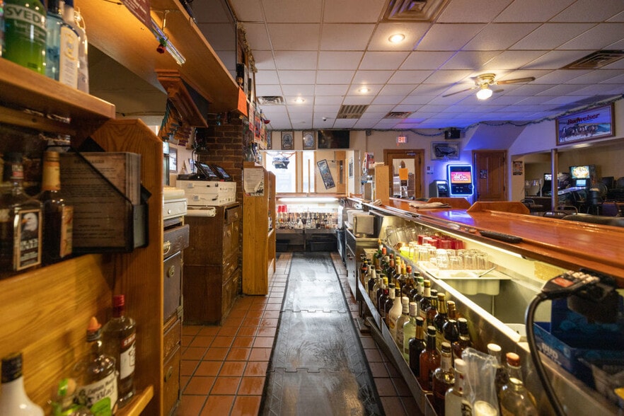 More Photos Of 100 S Washington St, Lake City Restaurant For Sale