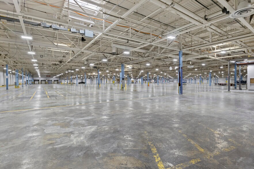 More Photos Of 700 Resende Rd, Webster Unknown For Lease