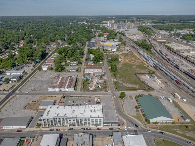 More Photos Of 301 Burke Ave, Jonesboro Warehouse For Sale