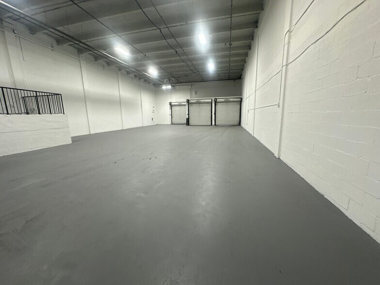 More Photos Of 6055 NW 87th Ave, Miami Warehouse For Lease
