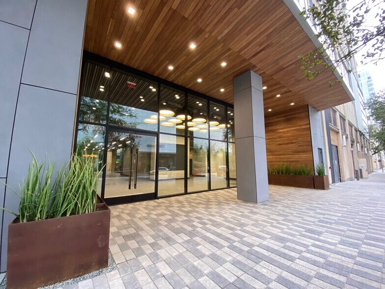 More Photos Of 1201 Fannin St, Houston Unknown For Lease