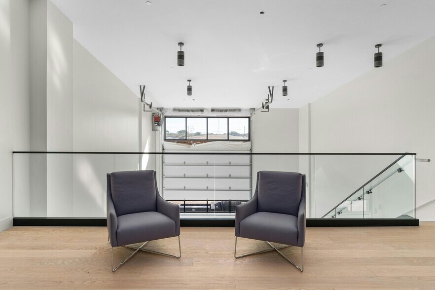 More Photos Of 8001 Circuit of the Americas Blvd, Del Valle Showroom For Sale