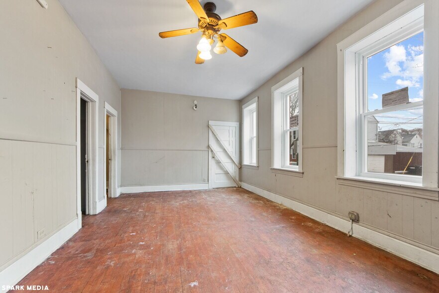 More Photos Of 4800 S Wood St, Chicago Storefront Retail Residential For Sale