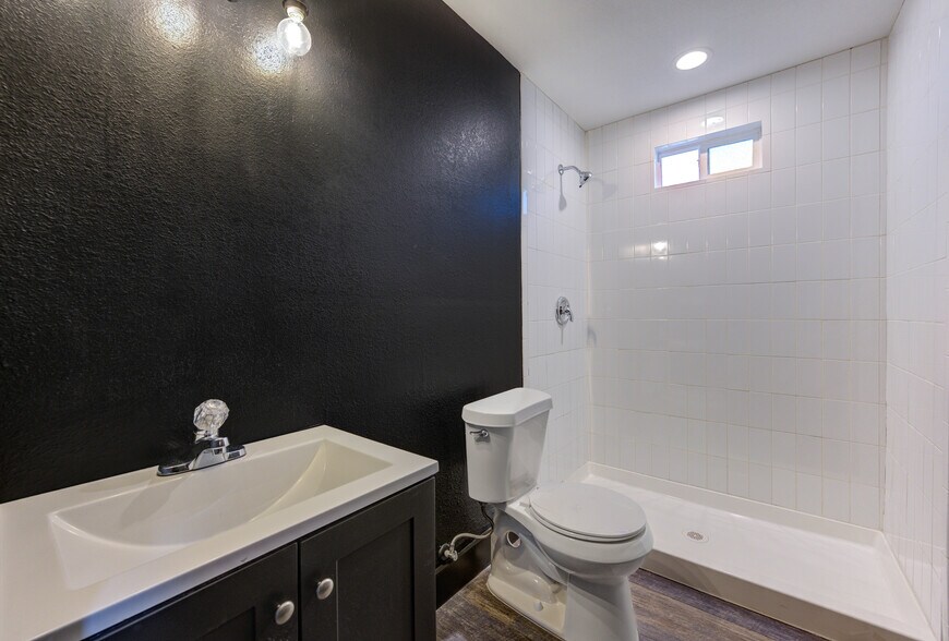 More Photos Of 602 E Myrtle St, Angleton Office Residential For Sale