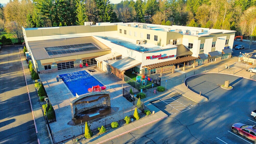 More Photos Of 37095 Us-26 Hwy, Sandy Health Club For Sale