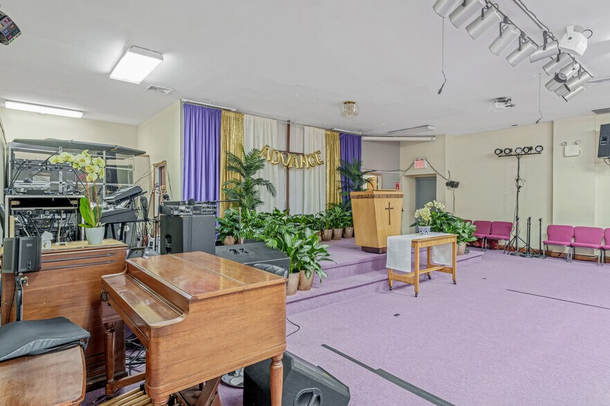 More Photos Of 5102 Avenue D, Brooklyn Religious Facility For Sale
