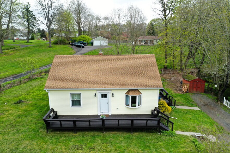 More Photos Of 6 Way Rd, Middlefield Office For Lease
