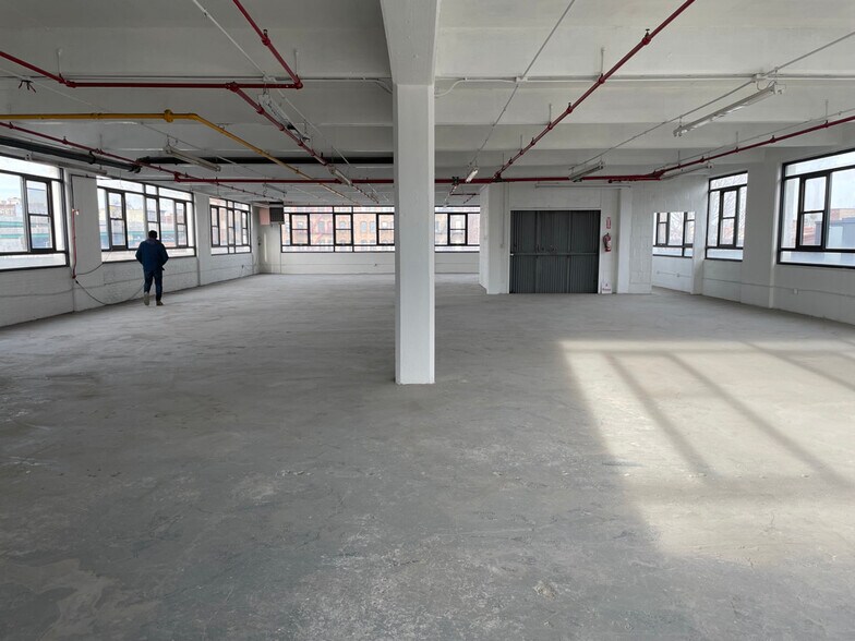 More Photos Of 753-755 E 134th St, Bronx Warehouse For Lease