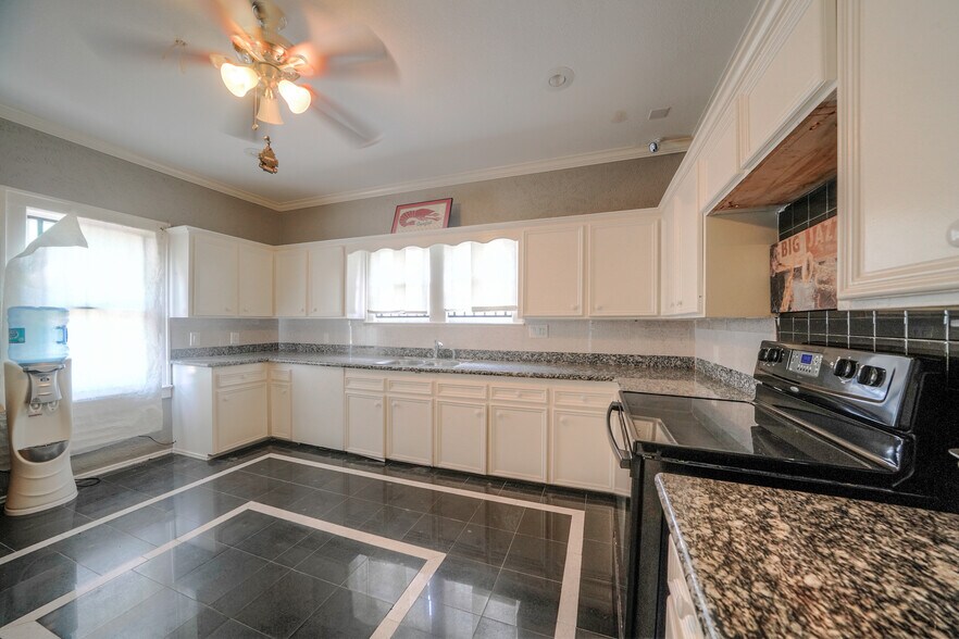 More Photos Of 2424 Southmore Blvd, Houston Medical For Lease