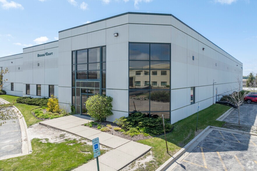 More Photos Of 2230-2300 Ridge Dr, Glenview Warehouse For Lease