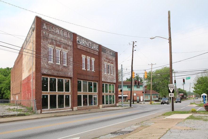 More Photos Of 2200 Glass St, Chattanooga Storefront Retail Residential For Sale