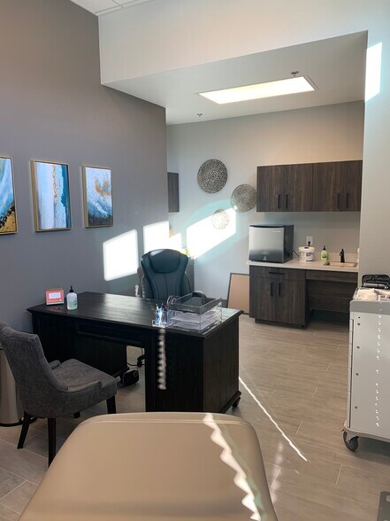 More Photos Of 610 S Watters Rd, Allen Medical For Lease