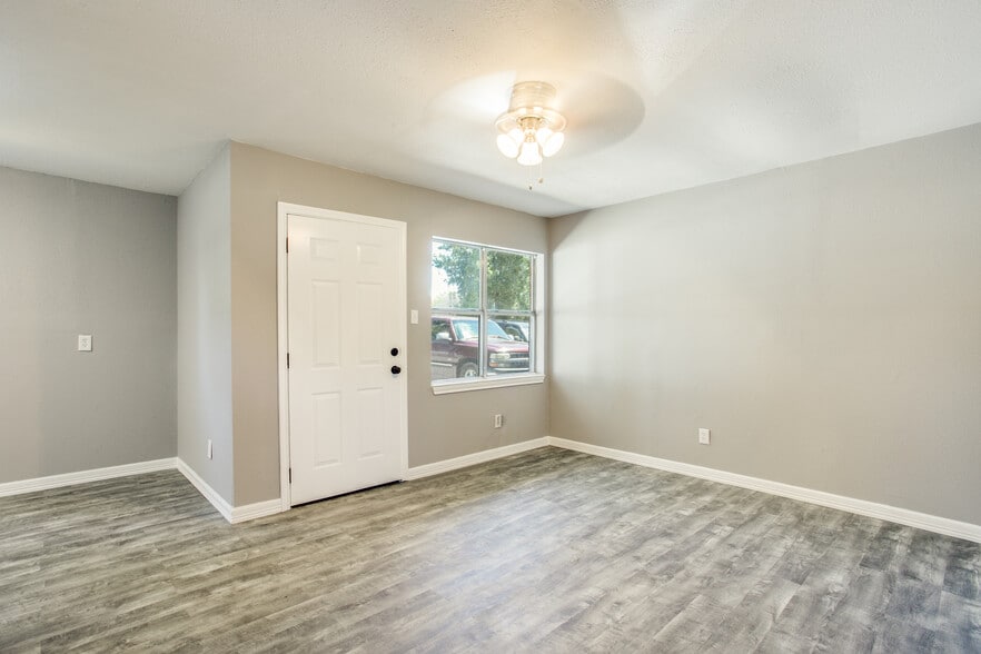 More Photos Of 4914 Kashmere St, Houston Apartments For Sale