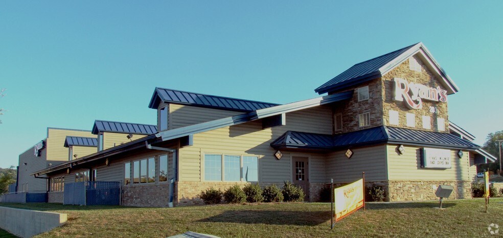 Primary Photo Of 504 Crockett Trace Dr, Morristown Restaurant For Sale