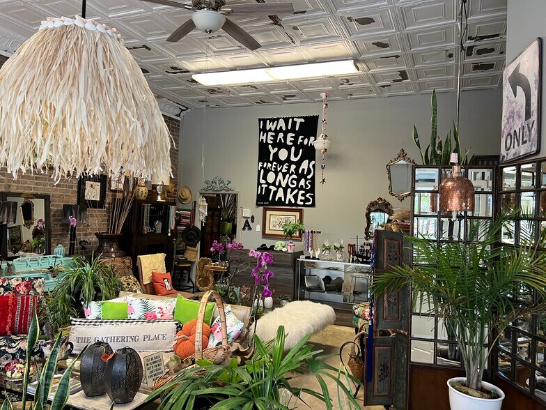 More Photos Of 148 S Moore St, Sanford Restaurant For Lease