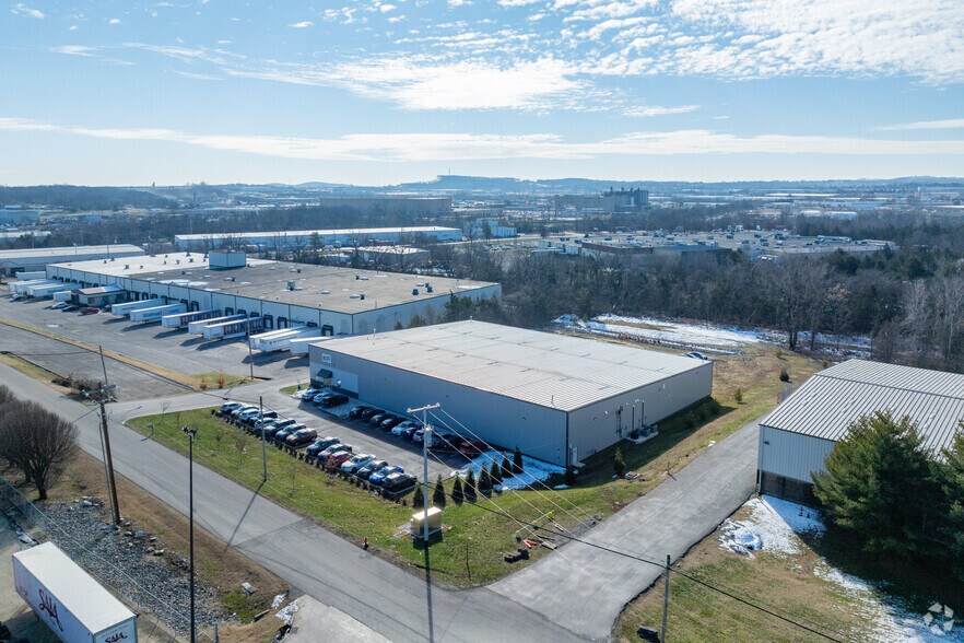 More Photos Of 1620 Corporate Pl, La Vergne Warehouse For Sale