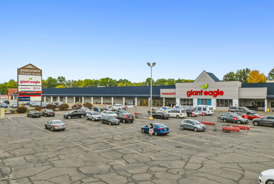 More Photos Of 2700-2790 Mahoning Ave NW, Warren Storefront For Lease