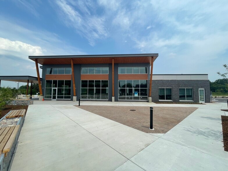 More Photos Of SEC of Appleton Avenue & Good Hope Road, Menomonee Falls Storefront Retail Office For Lease
