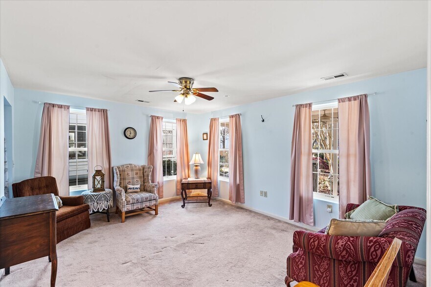 More Photos Of 115 E Broaddus Ave, Bowling Green Apartments For Sale