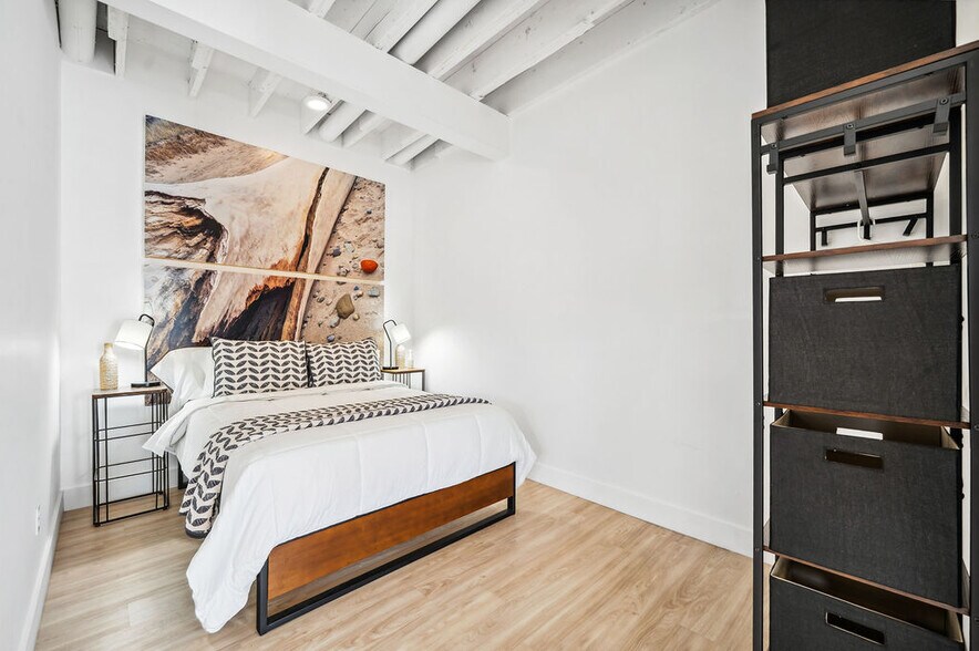 More Photos Of 13662 Red Arrow Hwy, Harbert Hotel For Sale