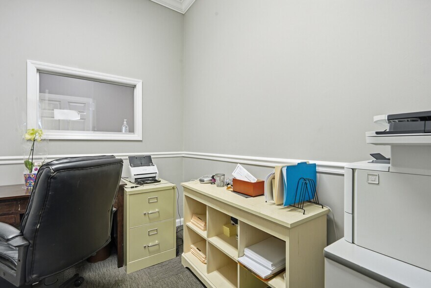 More Photos Of 37 W Fairmont Ave, Savannah Office For Sale