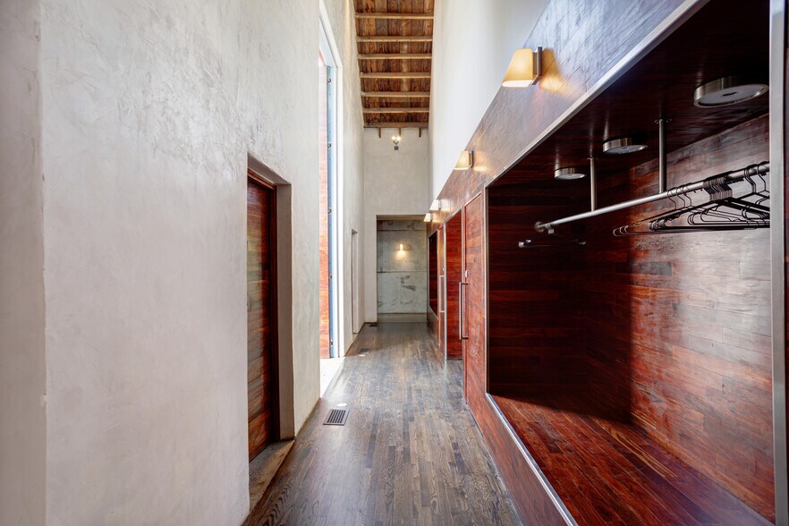 More Photos Of 2411 Blakemore Ave, Nashville Freestanding For Sale