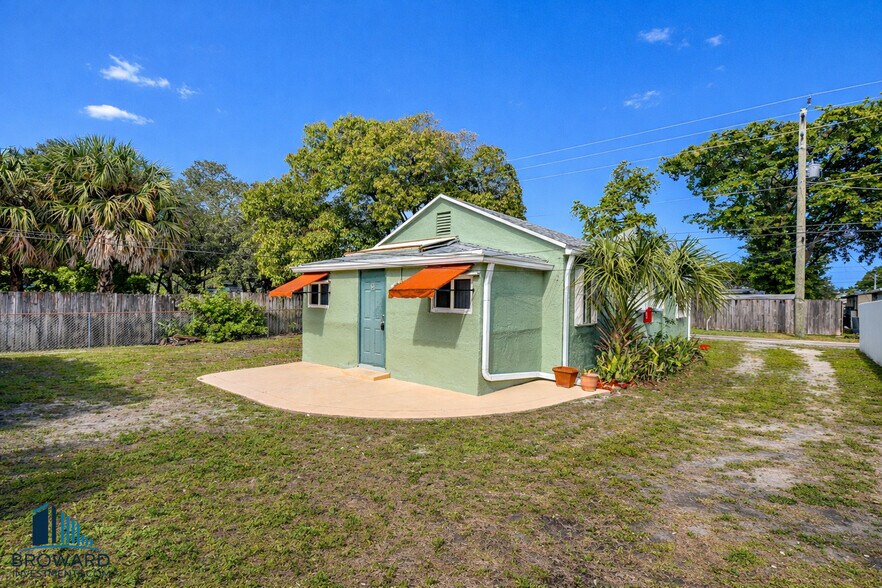 More Photos Of 224 SW 15th St, Dania Beach Apartments For Sale