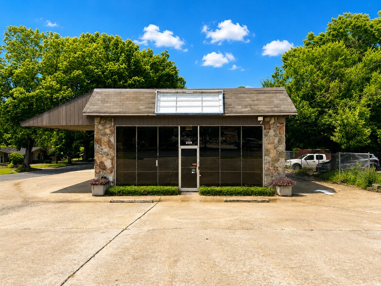 More Photos Of 2503 Manchester Expy, Columbus Freestanding For Lease