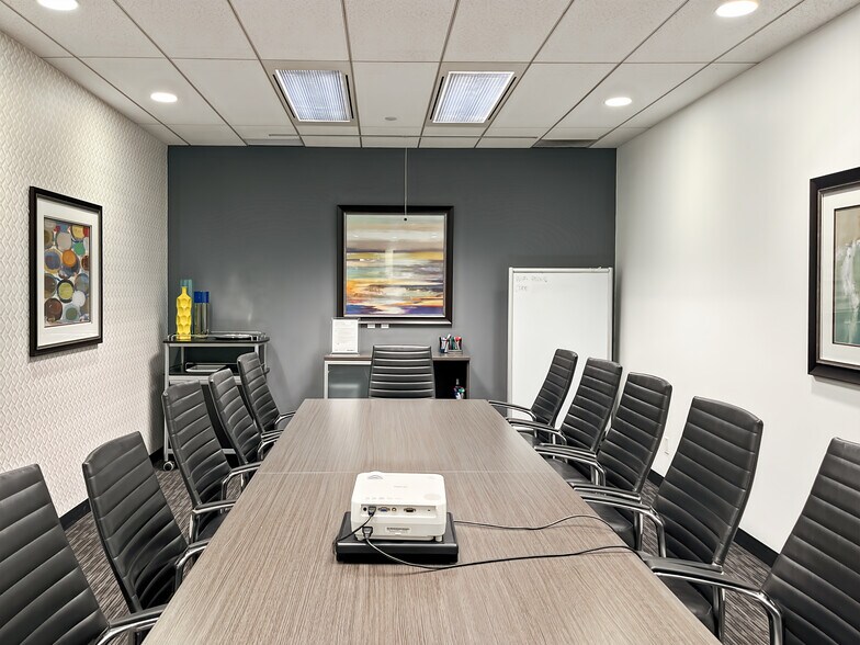 More Photos Of 2000 Av McGill College, Montréal Coworking Space