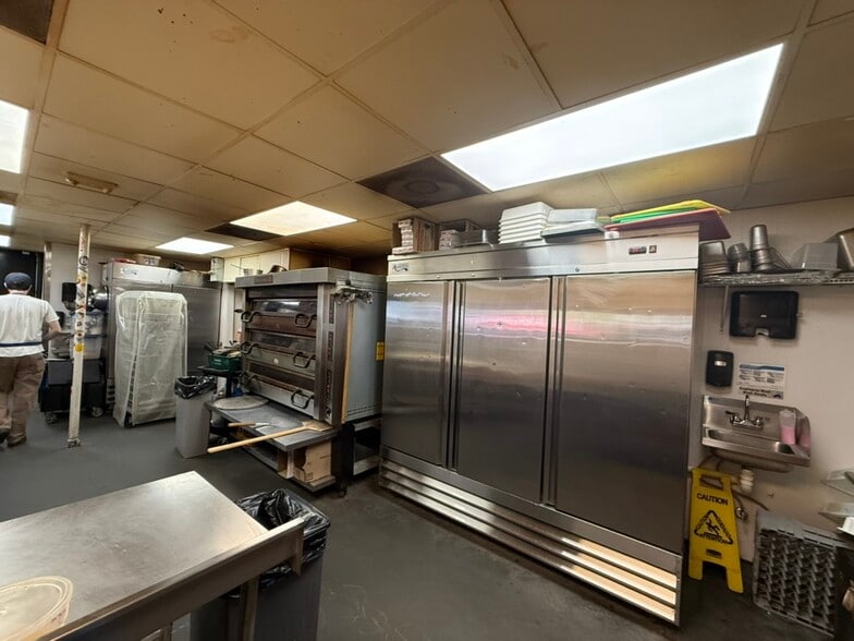 More Photos Of 377 Moreland Ave, Atlanta Fast Food For Sale