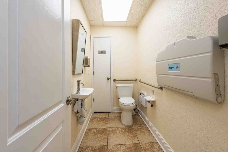 More Photos Of 4109 Armenia Ave, Tampa Medical For Sale