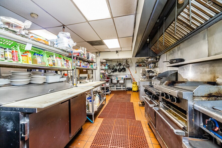 More Photos Of 7321 Madison St, Forest Park Restaurant For Sale