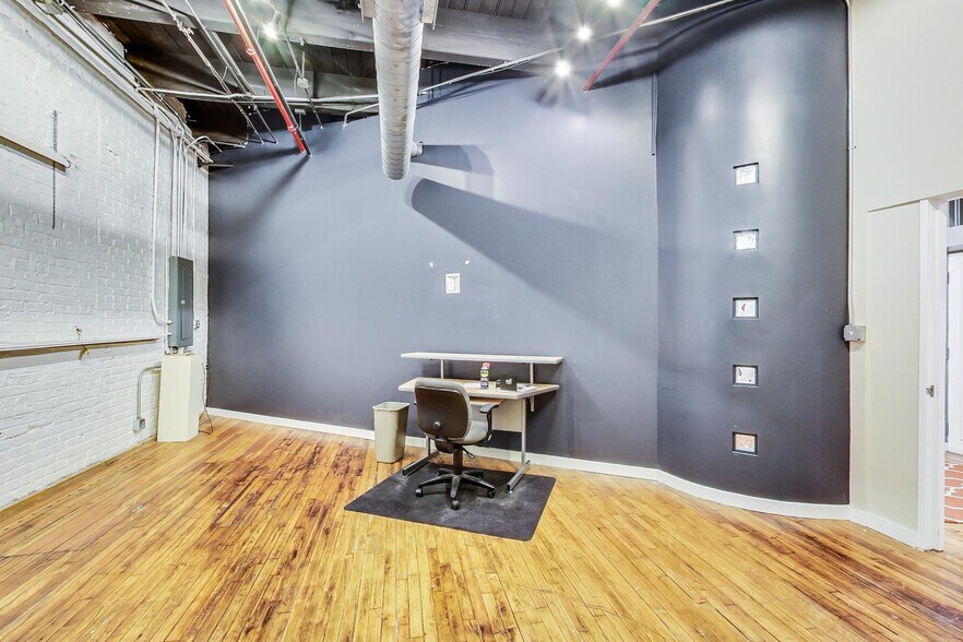 More Photos Of 400-420 N May St, Chicago Loft Creative Space For Lease