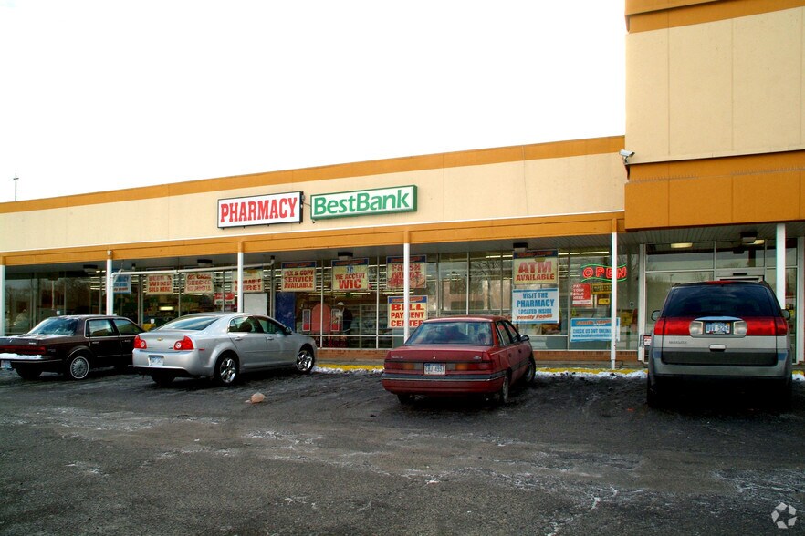 More Photos Of 19230 Harper Ave, Harper Woods Supermarket For Lease