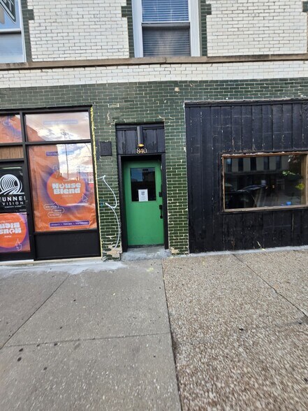 More Photos Of 838-840 W Grand Ave, Chicago Storefront Retail Residential For Lease