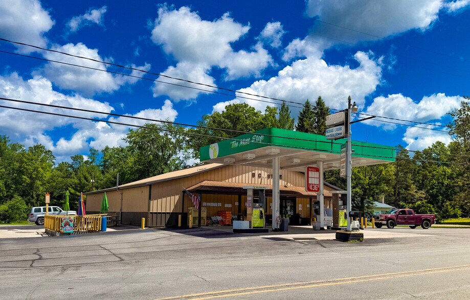 More Photos Of 1866 W Trask Lake Rd, Barton City Service Station For Sale