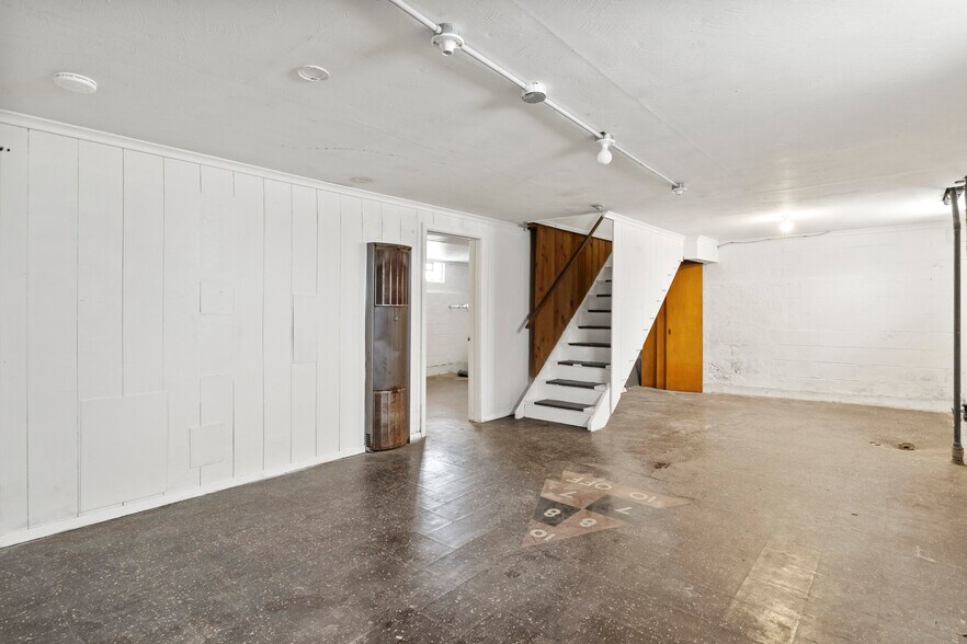 More Photos Of 2900 E Henrietta Rd, Henrietta Office For Sale