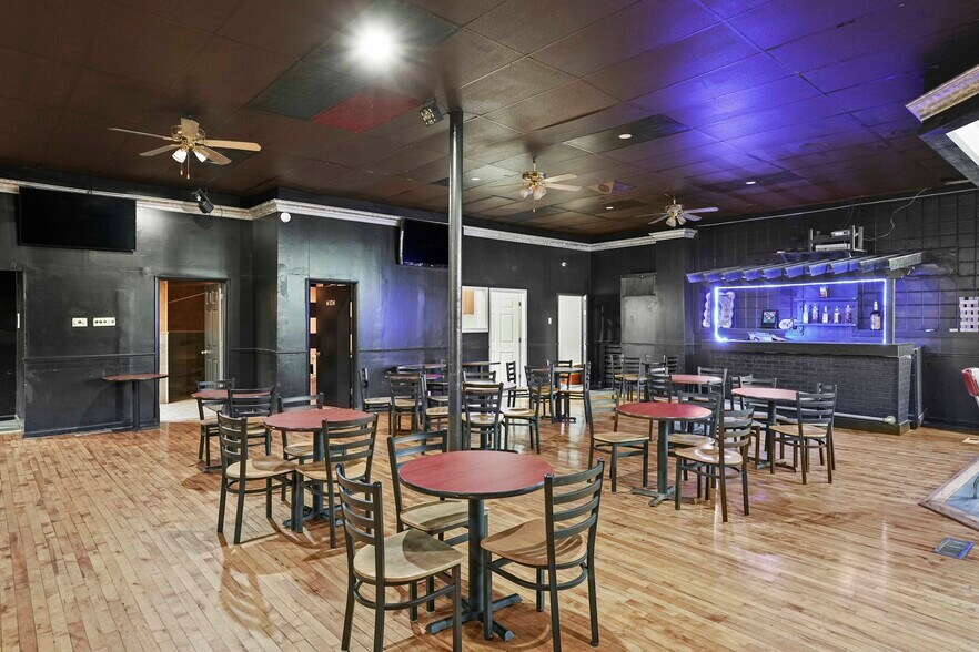 More Photos Of 4620 Tod Ave, East Chicago General Retail For Sale