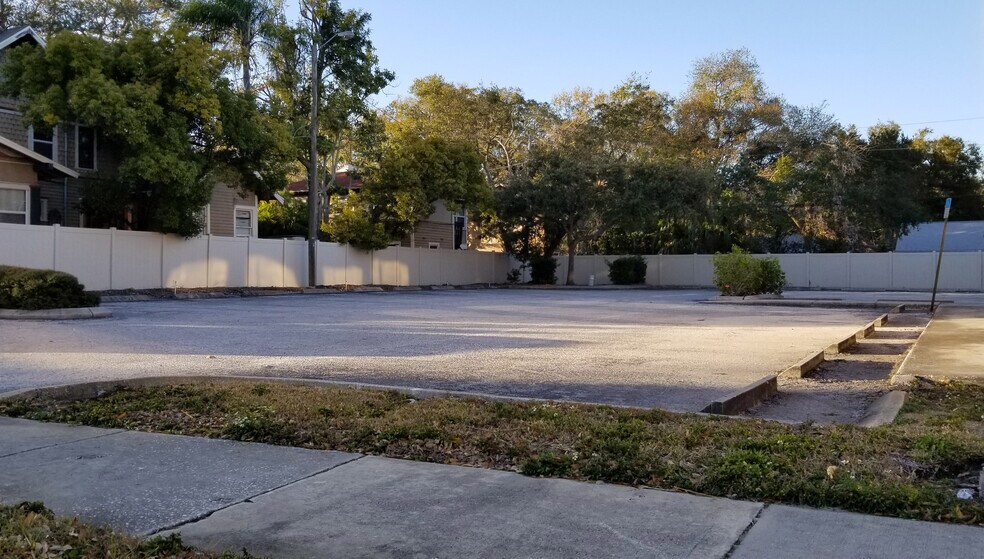 More Photos Of 912 Drew St, Clearwater Office For Lease