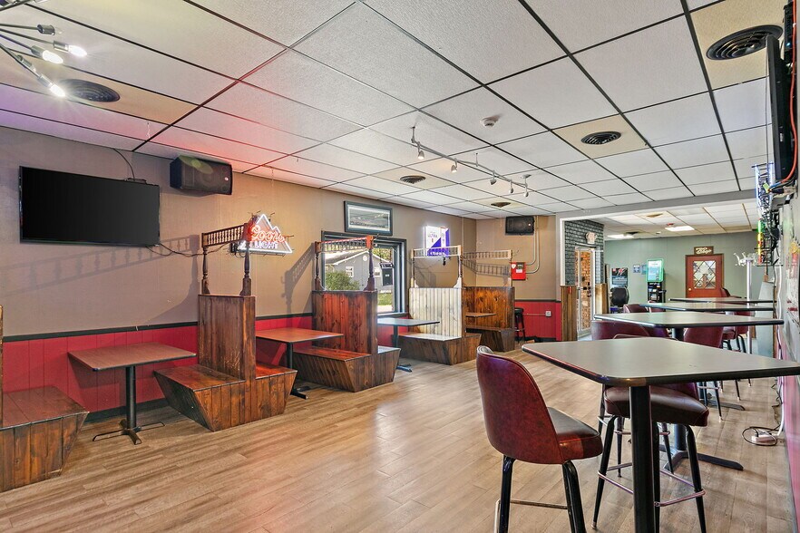 More Photos Of 927 E Railroad St, Sandwich Bowling Alley For Sale