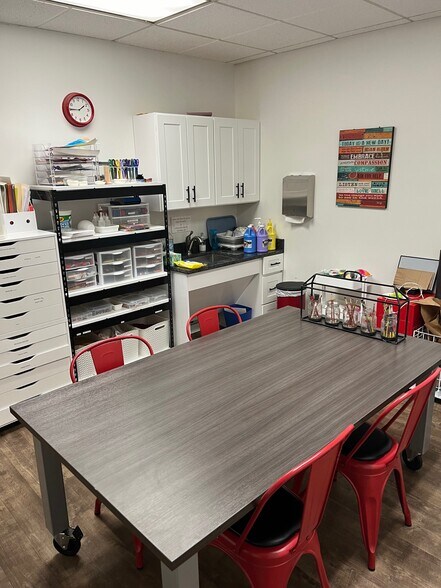 More Photos Of 2600 Warrenville Rd, Downers Grove Office For Lease