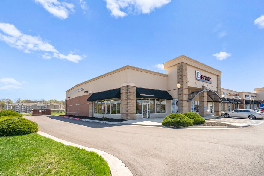 Primary Photo Of 18931 E Valley View Pky, Independence Storefront Retail Office For Lease