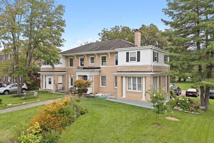 More Photos Of 1736 Grandin Rd SW, Roanoke Apartments For Sale