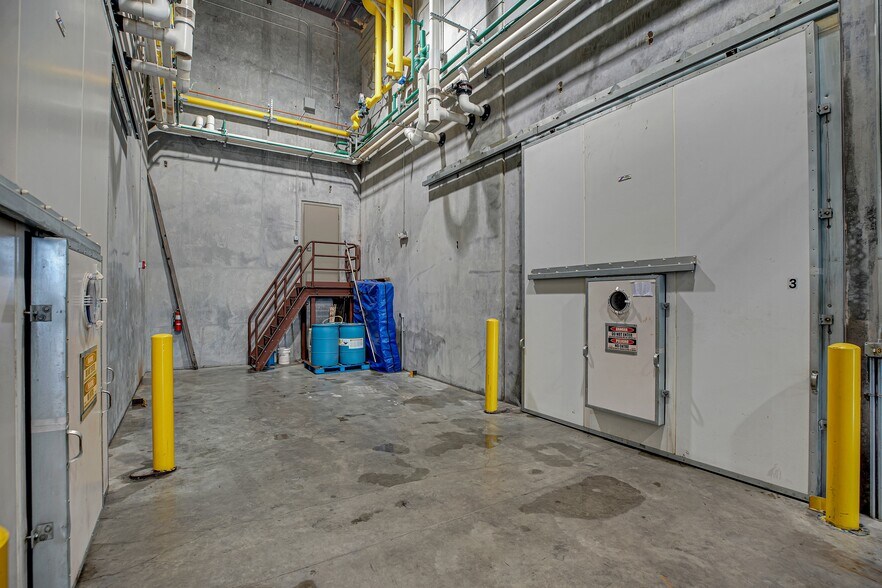 More Photos Of Stadelman, Hood River Industrial For Sale